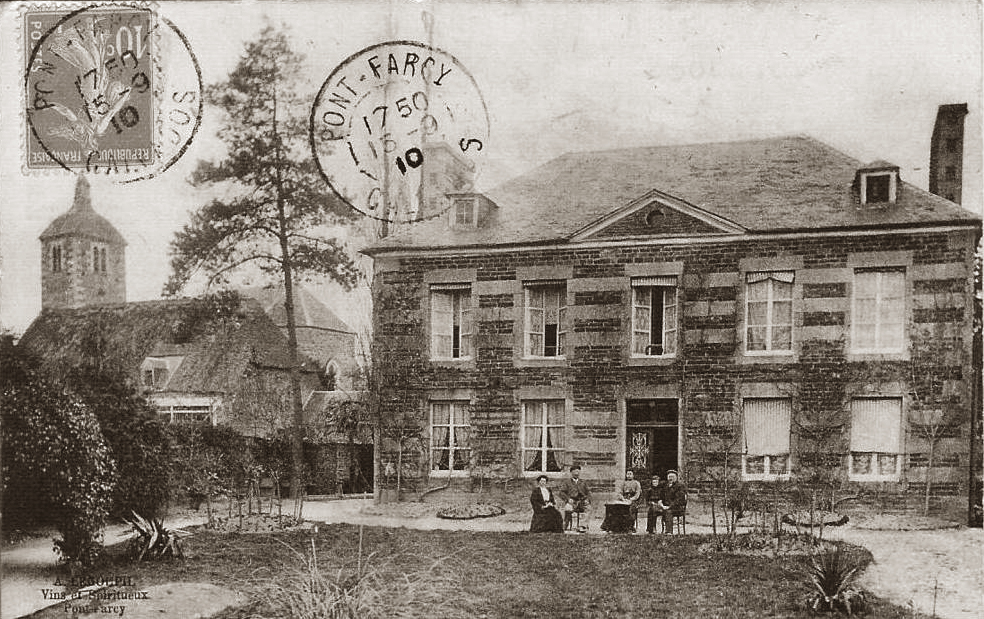 19100915 PONT-FARCY Maison à côté de l'église.jpg